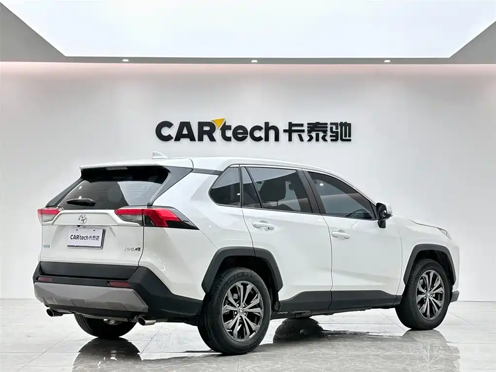 Toyota RAV4 Rongfang 2023 2.0L CVT 2WD Fashion Edition фото 5