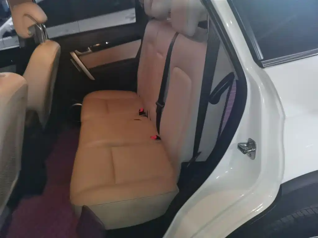 Chevrolet Captiva 2015 2.4L AWD Flagship 7-Seater фото 17