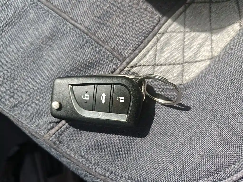 Toyota Corolla 2014 1.6L CVT GL-i фото 9