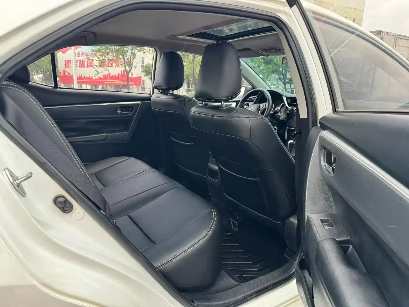Toyota Corolla 2017 Facelift 1.2T S-CVT GL-i фото 6