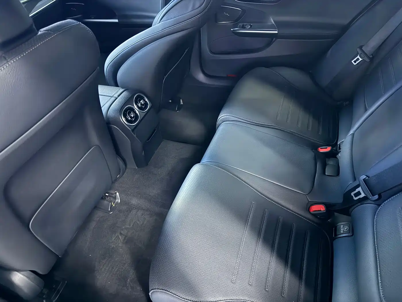 Mercedes-Benz C-Class 2023 Facelift C 260 L Sport Edition фото 6