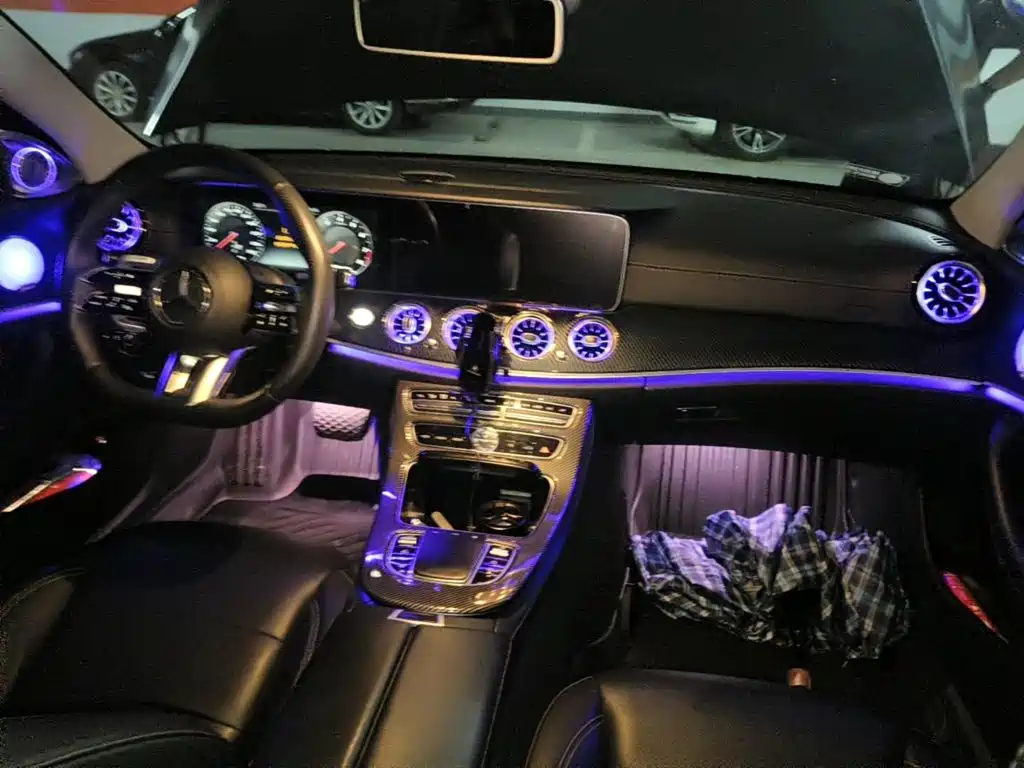 Photo 11 - Mercedes-Benz E-Class