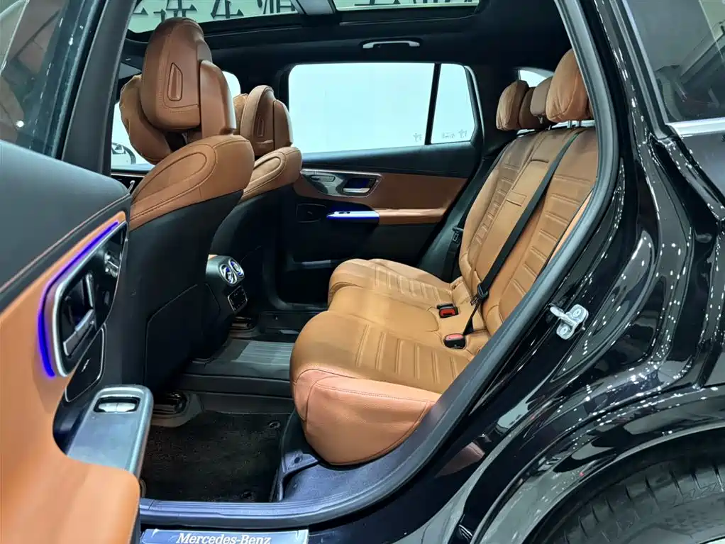 Mercedes-Benz GLC 2025 Model Year GLC 260 L 4MATIC Luxury фото 10