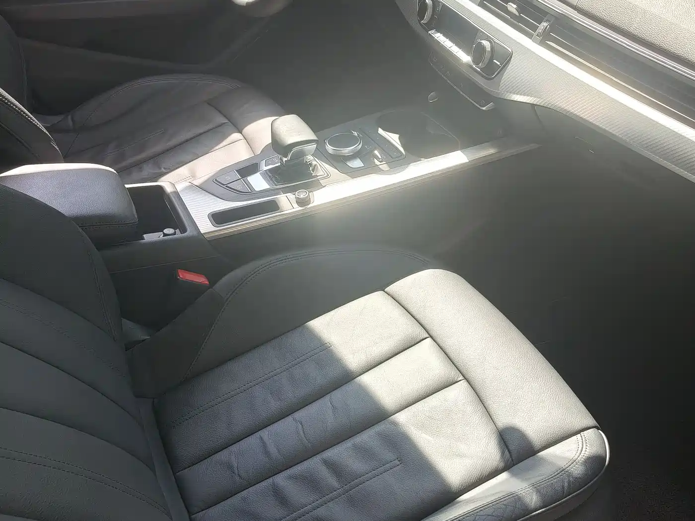 Audi A4L 2017 Plus 40 TFSI Fashion фото 2