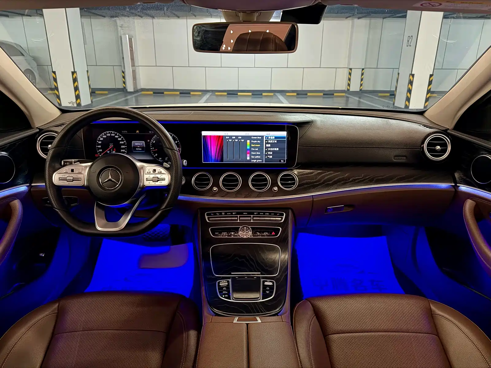 Photo 25 - Mercedes-Benz E-Class