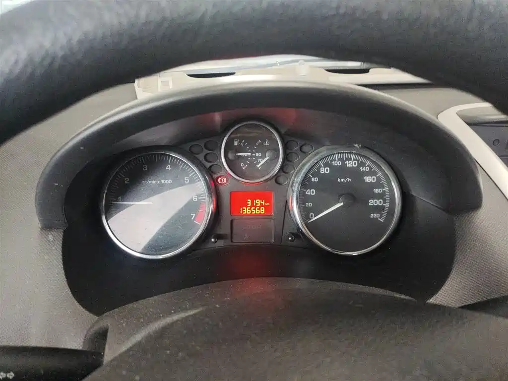 Peugeot 207 2011 Hatchback 1.4L Manual Joy Edition фото 12