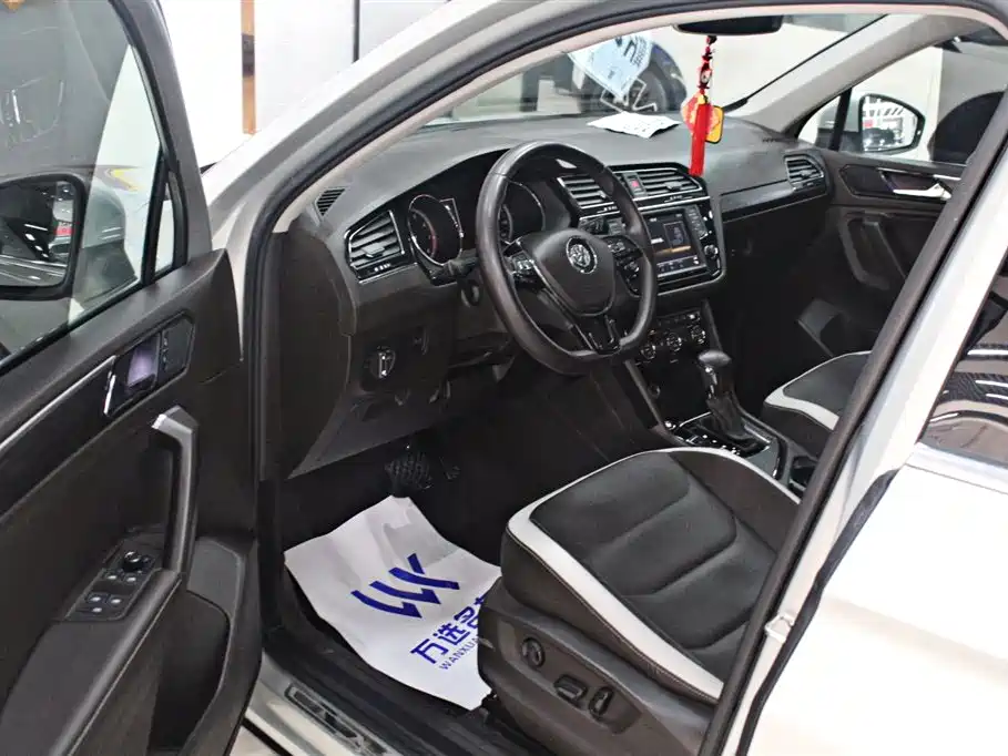 Volkswagen Tiguan L 2017 330TSI Automatic 2WD Luxury Edition фото 4