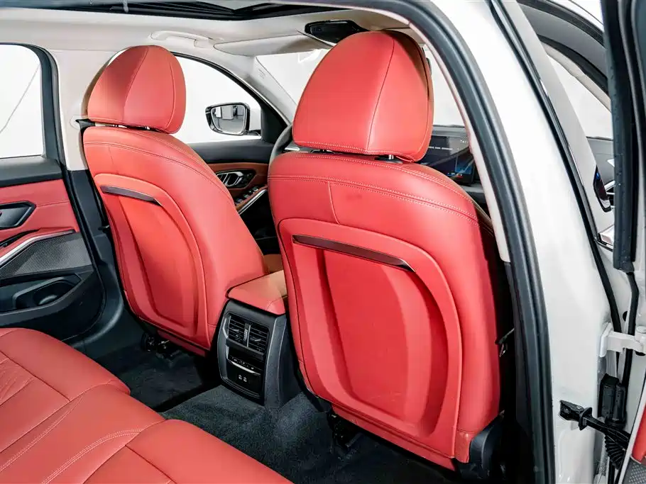 صورة 20 - BMW 3 Series