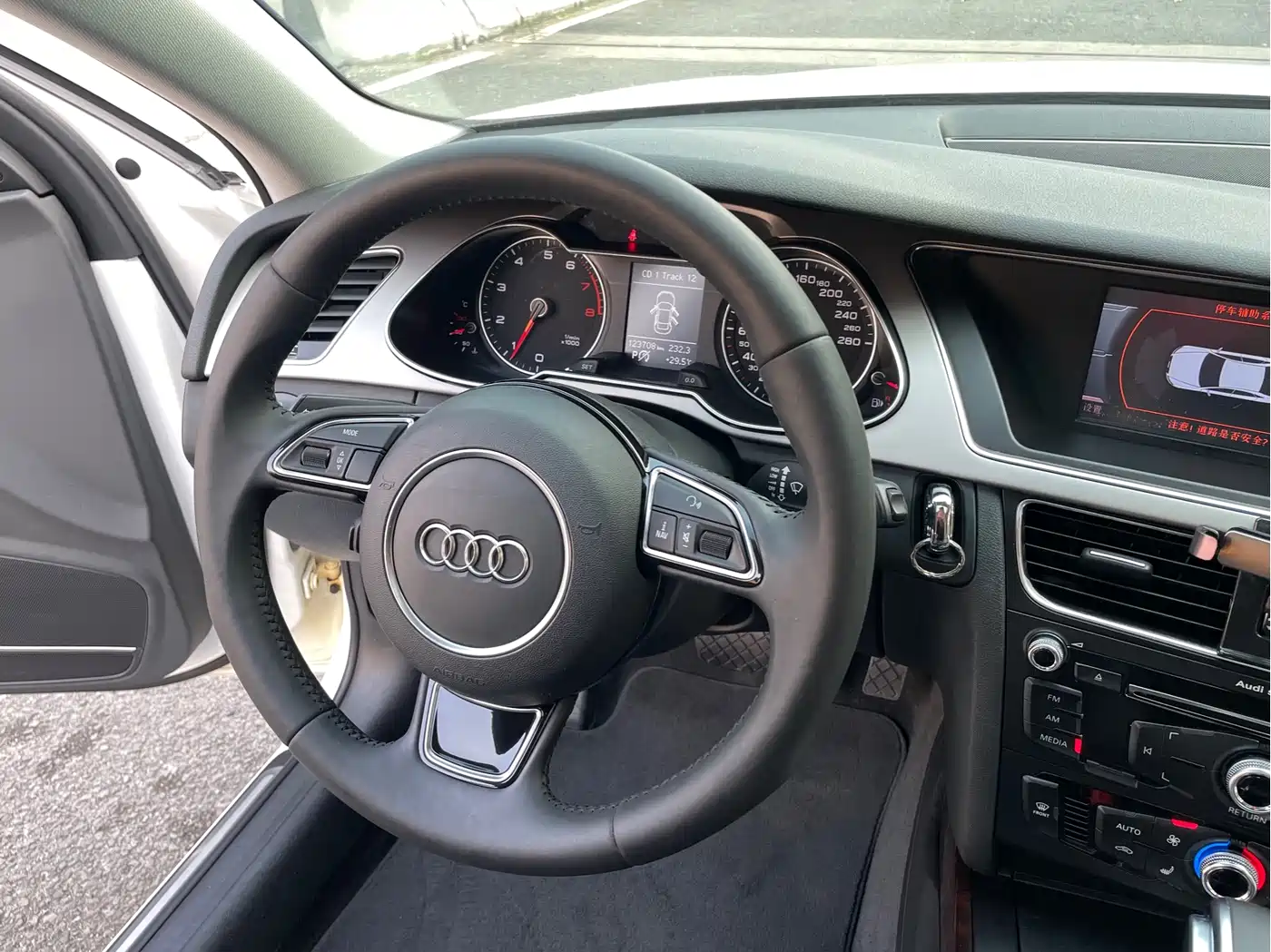 Audi A4L 2013 35 TFSI Automatic Comfort фото 13