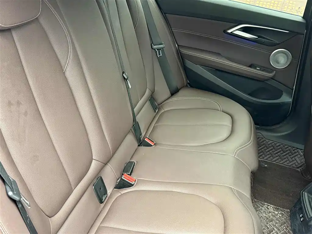 BMW 1 Series 2023 125i M Sport Shadow Edition фото 13