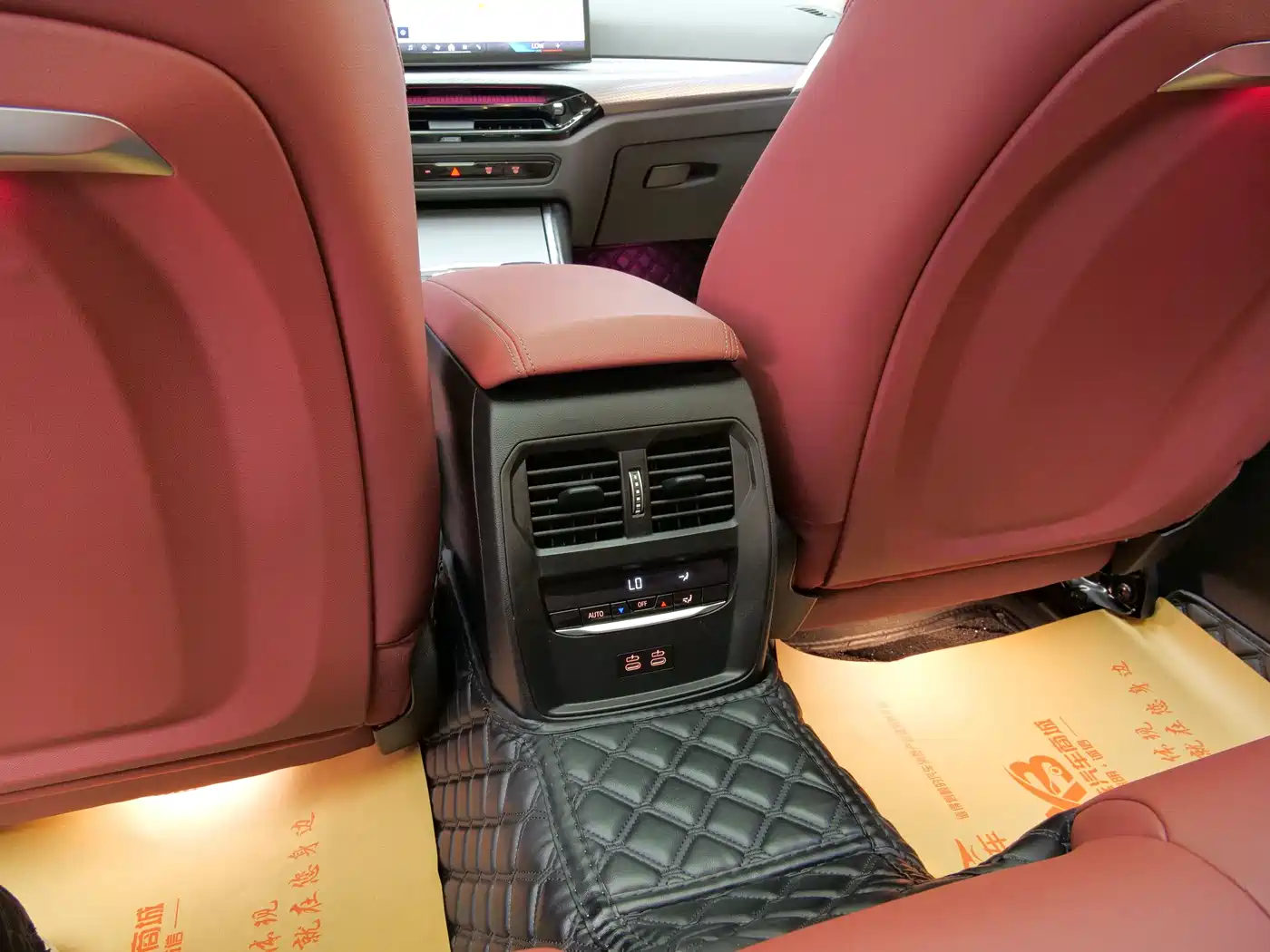 BMW 3 Series 2025 330Li M Sport Night Edition фото 11