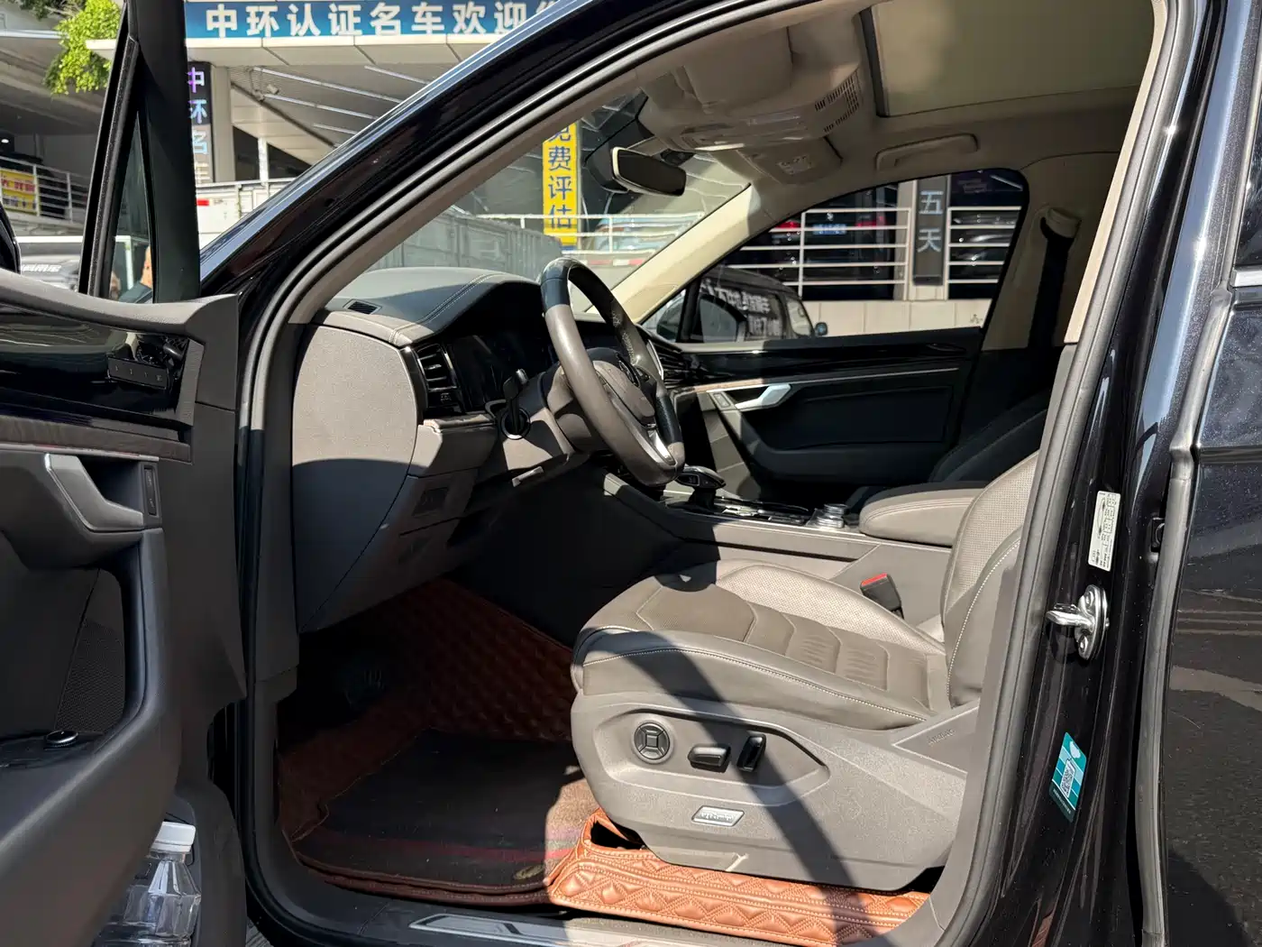 Volkswagen Touareg 2019 3.0TSI Sharp Edge Edition China VI фото 57