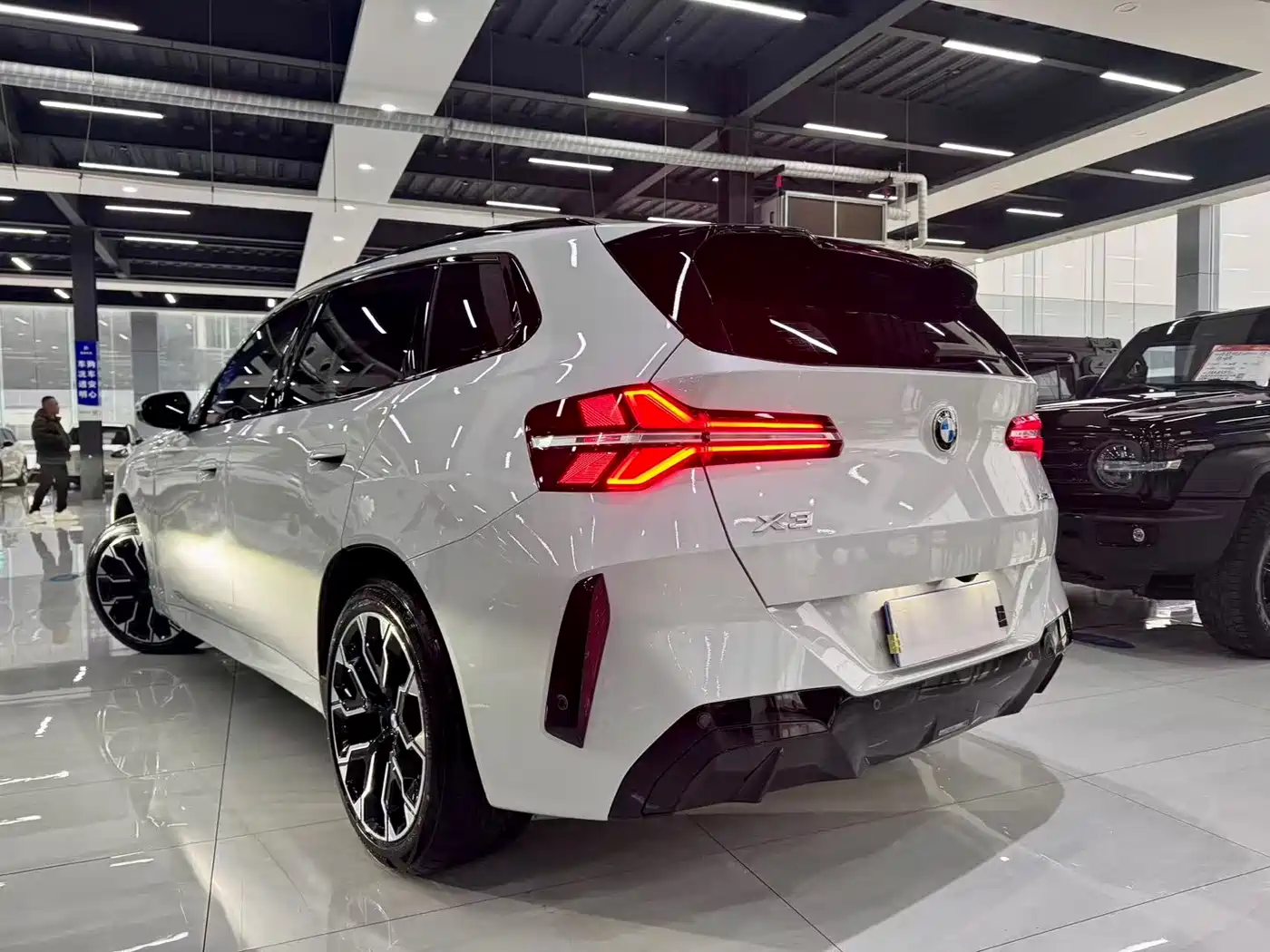 BMW X3 2025 xDrive30L Leading Model M Sport Black Package фото 7