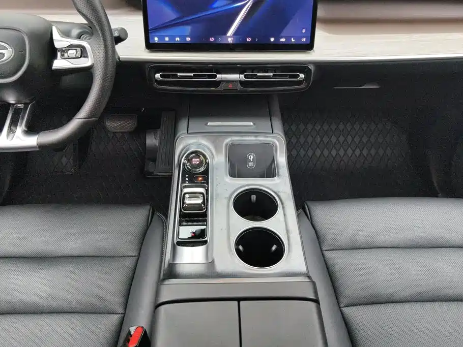 GAC Trumpchi Trumpchi E8 2024 2024 Glory Series 2.0L Glory Edition