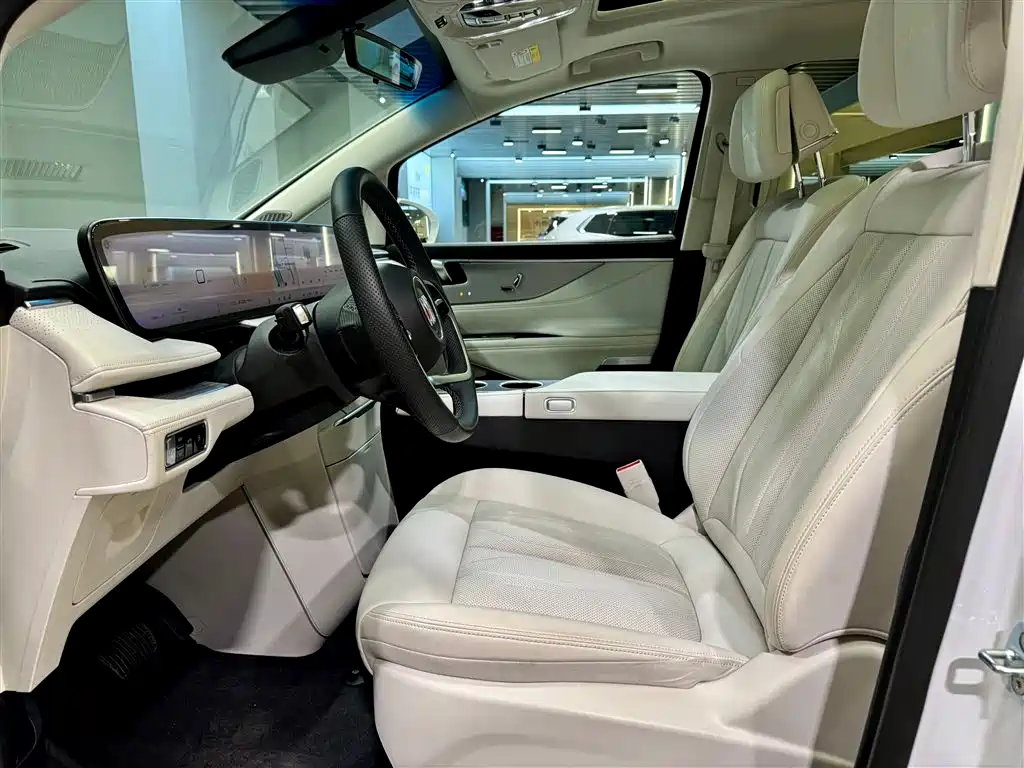 BUICK GL8 NEW ENERGY