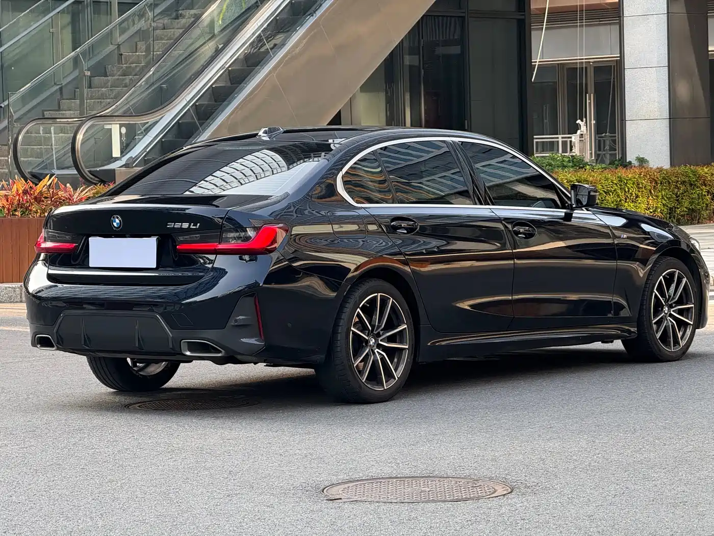 BMW 3 Series 2023 325Li M Sport Package фото 4