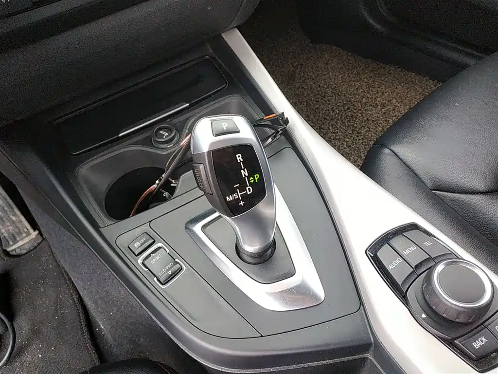 BMW 1 Series (Import) 2013 Facelift 116i Leading Model фото 14