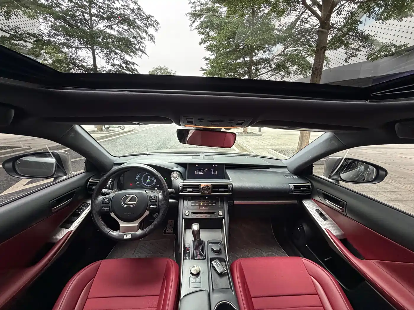 Lexus IS 2017 300 F SPORT фото 7