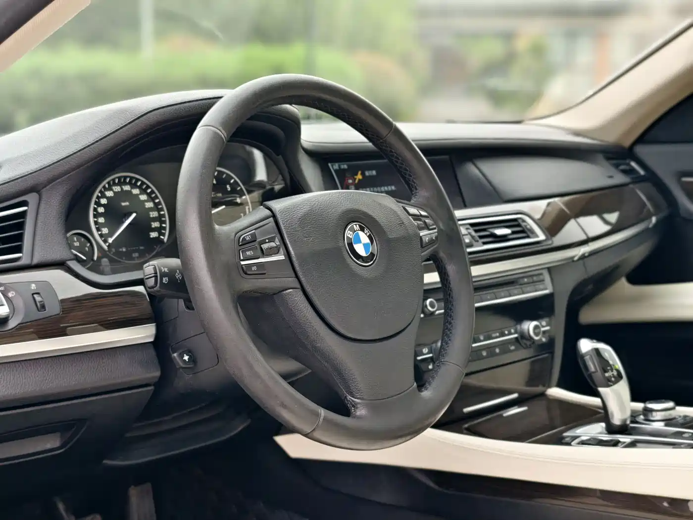 BMW 7 Series 2011 740Li Steinway Limited Edition фото 22