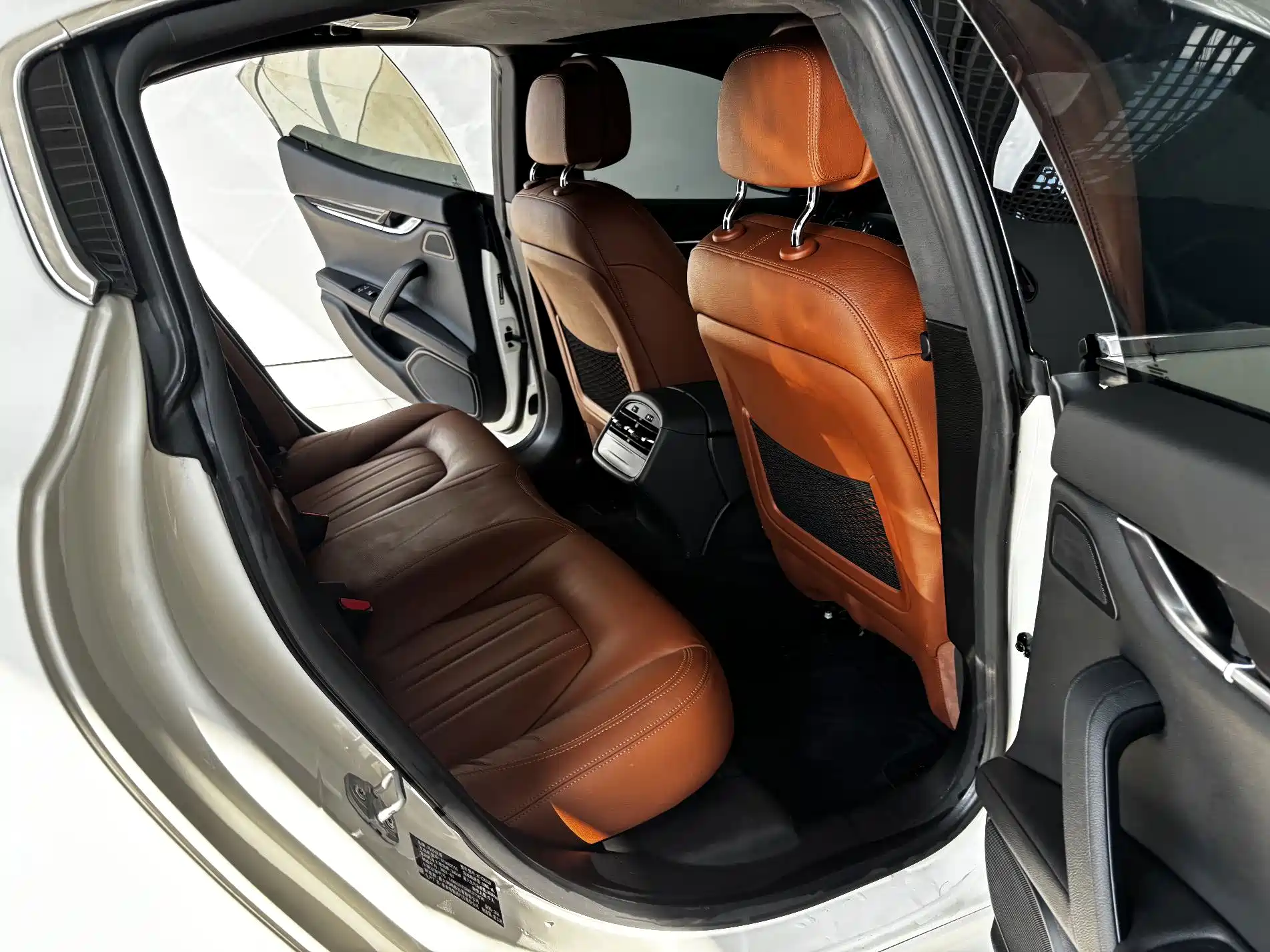 صورة 24 - Maserati Ghibli