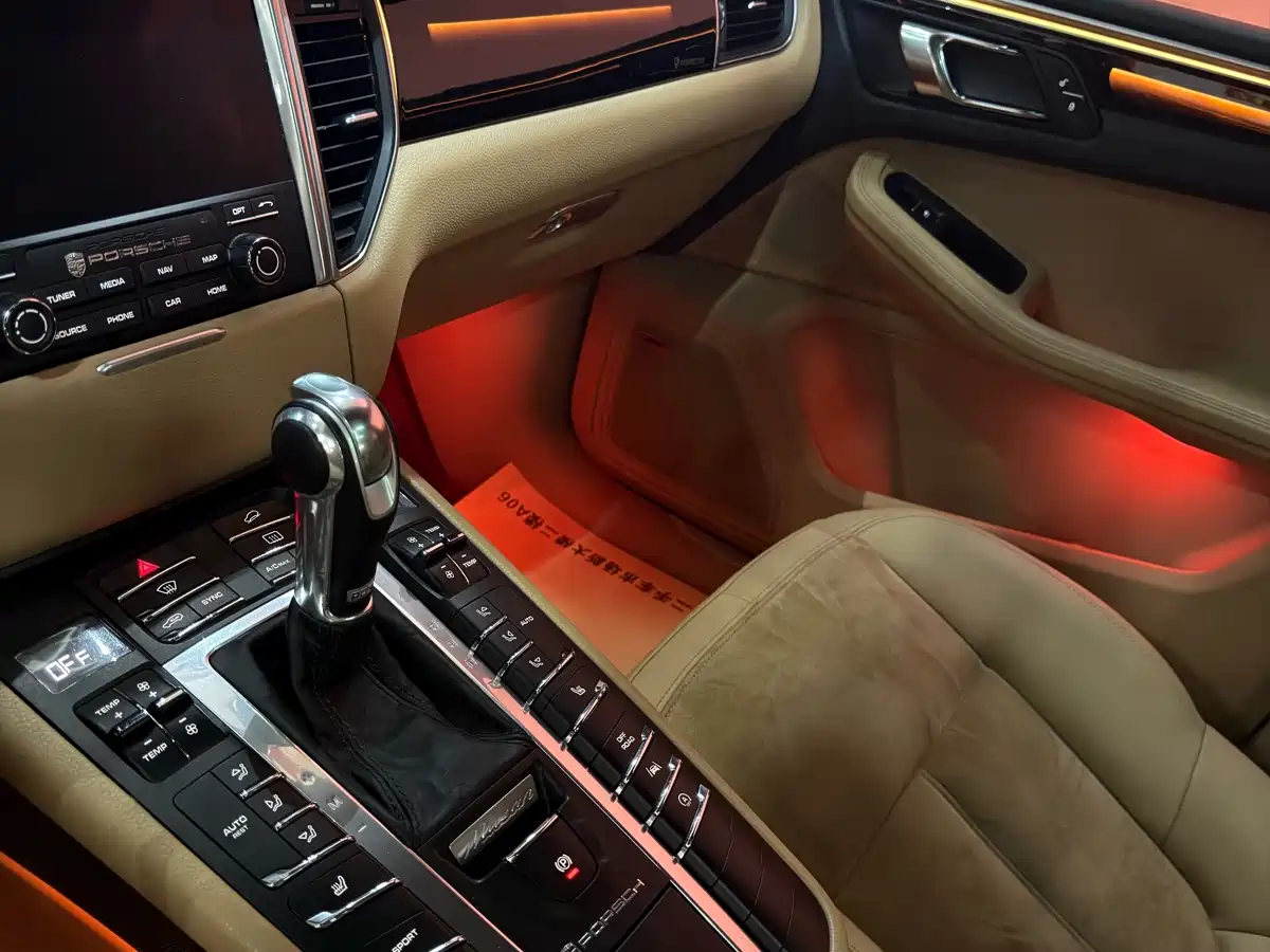 Porsche Macan 2017 Macan 2.0T фото 15