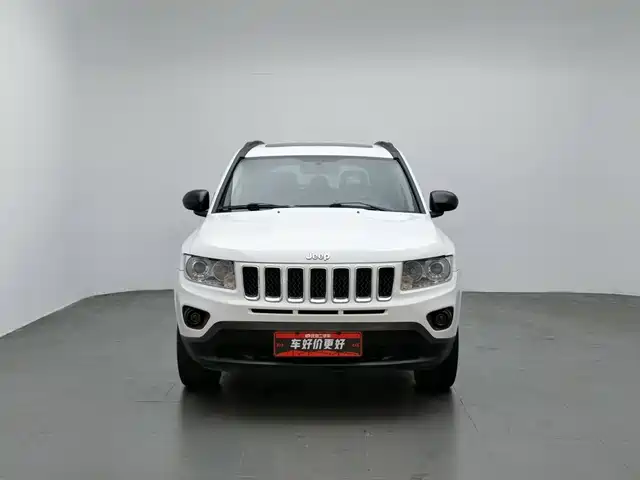 Jeep Compass (Import) 2013 2.0L FWD Luxury — фото 3