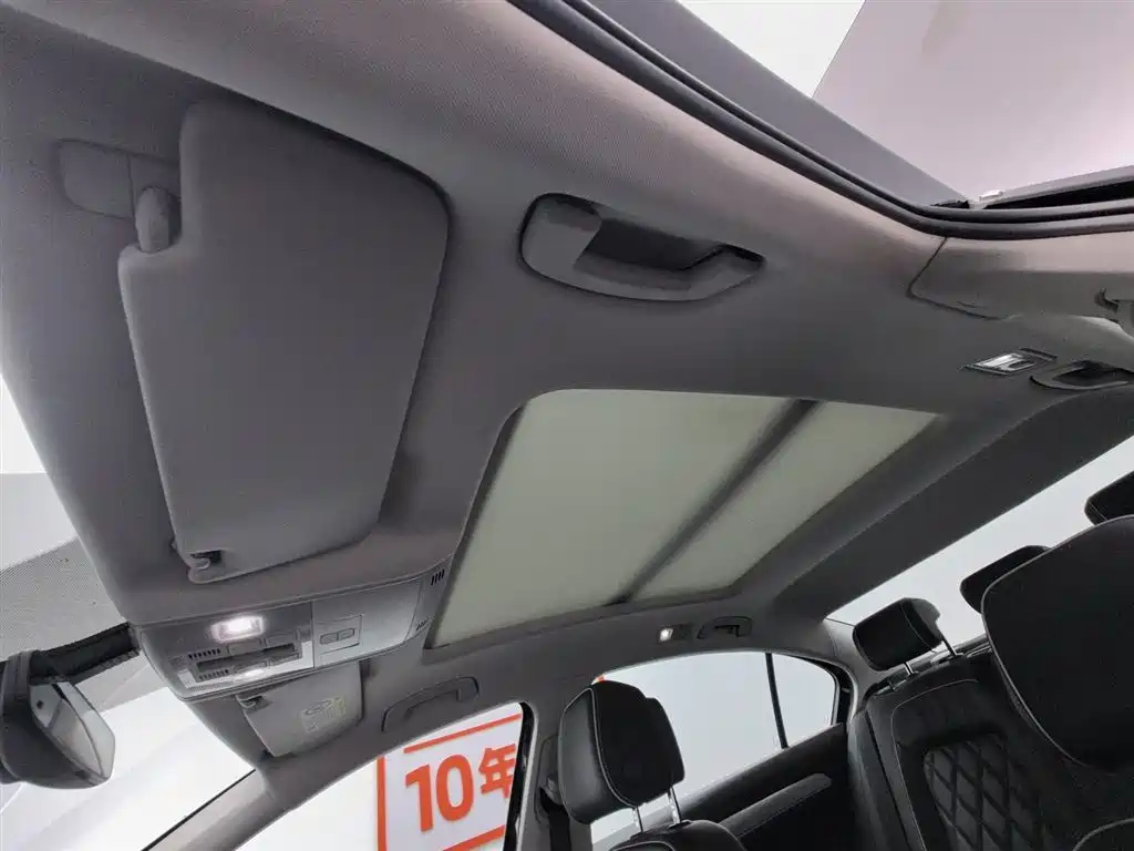 VOLKSWAGEN MAGOTAN GTE PLUG IN HYBRID