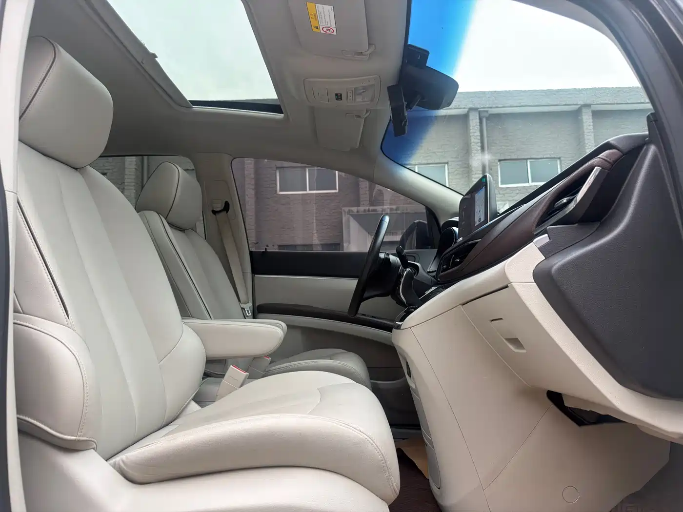Buick GL8 2021 Land Business Class 652T Premium фото 10