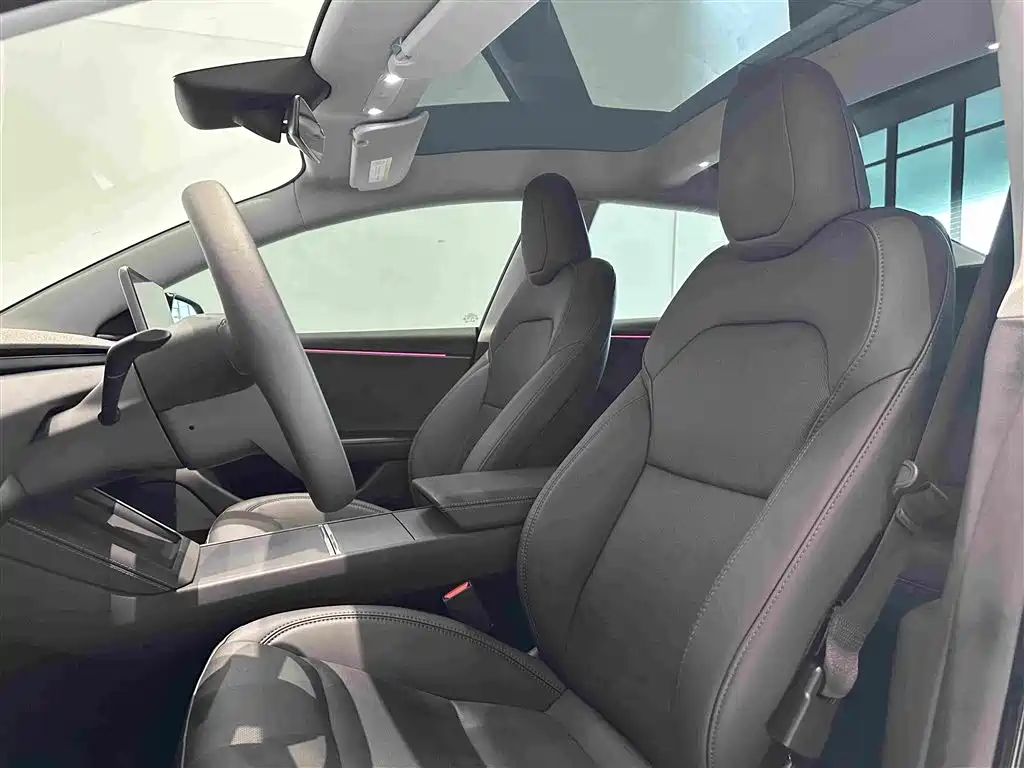 Tesla Model 3 2026 2025 Model Year Facelift Long Range All-Wheel Drive