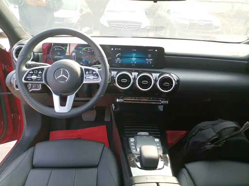 Mercedes-Benz A-Class 2021 A 180 L Sports Sedan фото 6