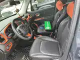 Photo 11 - Jeep Renegade
