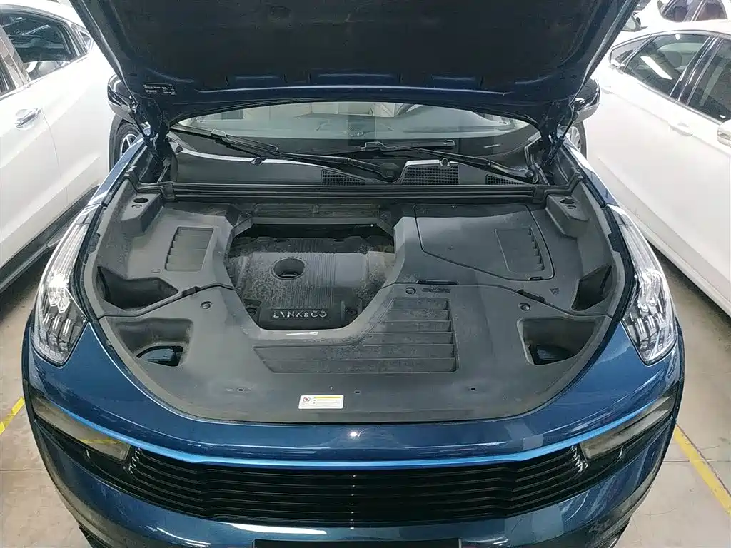 Lynk & Co 01 2017 2.0T 2WD Pro Shine Edition фото 20