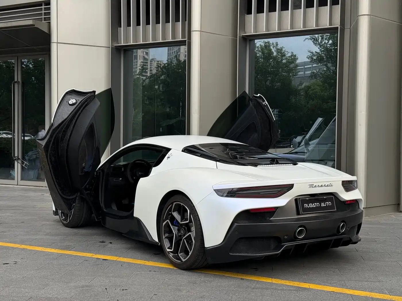 Maserati MC20 2020 3.0T Standard Edition фото 9