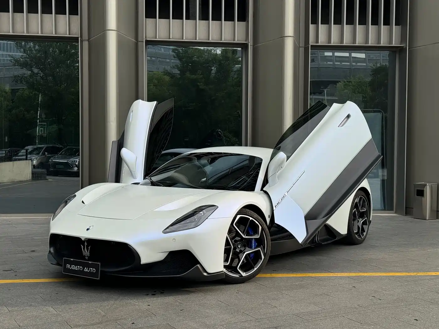 Maserati MC20 2020 3.0T Standard Edition
