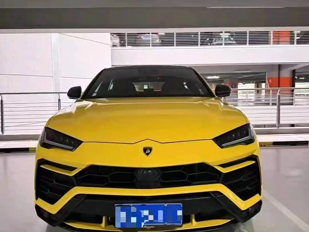 Фото 2 - Lamborghini Urus