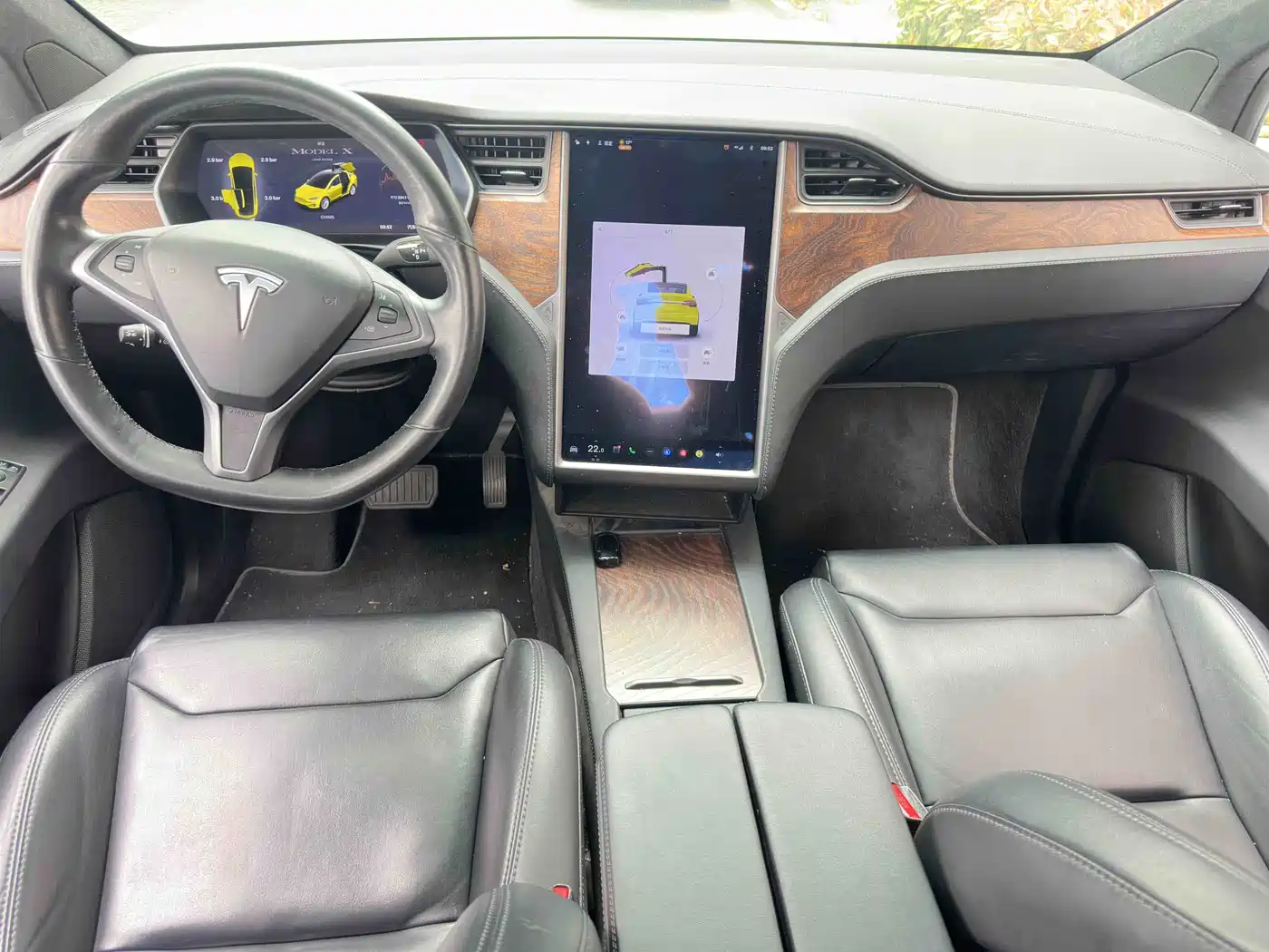 TESLA MODEL X
