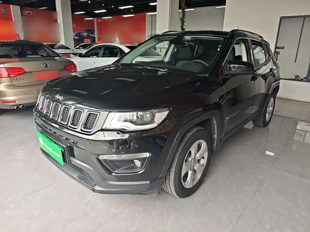 Фото 2 - Jeep Compass