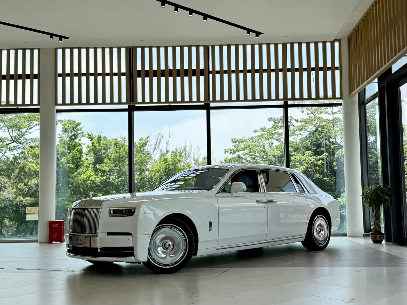 Rolls-Royce Phantom 2024 2024 Long Wheelbase Series II