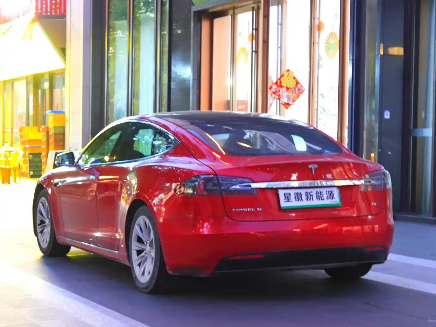 TESLA MODEL S