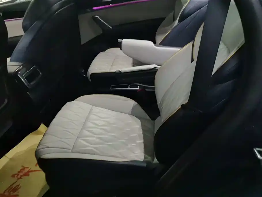 BYD Tang New Energy 2022 DM-p 215KM AWD Flagship фото 11