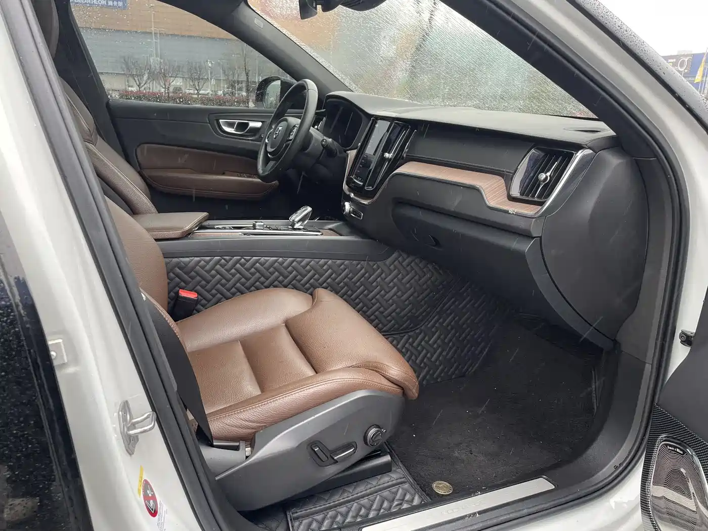 VOLVO XC60 PLUG-IN HYBRID
