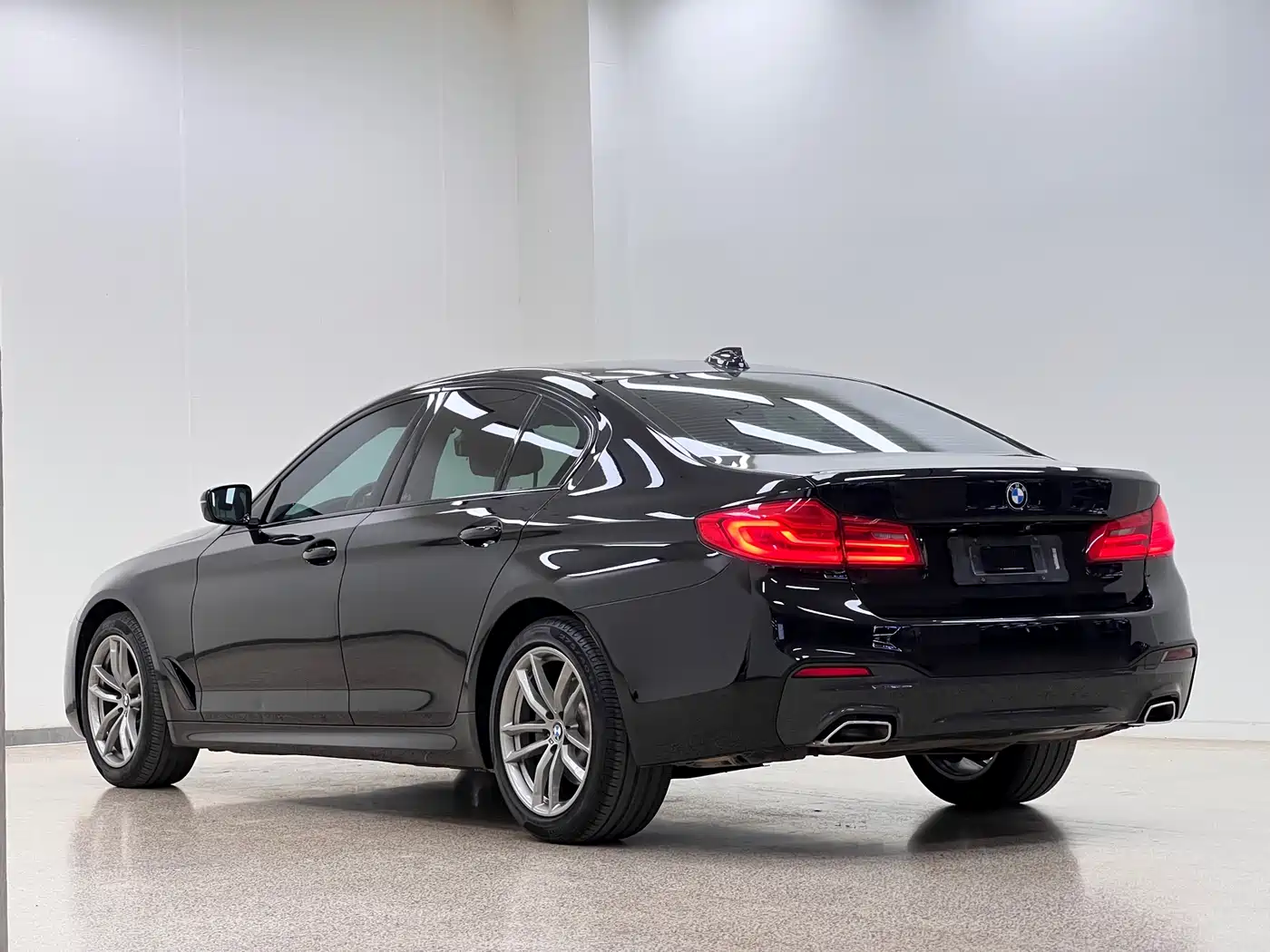 BMW 5 Series (Import) 2020 Model 525i M Sport Package фото 29