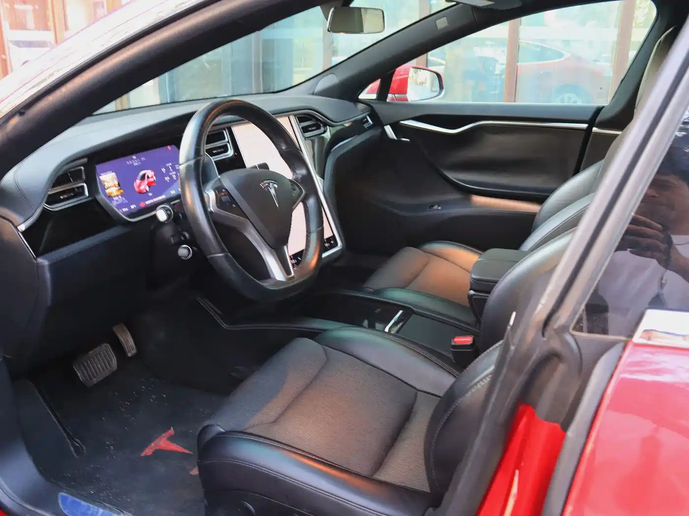 TESLA MODEL S