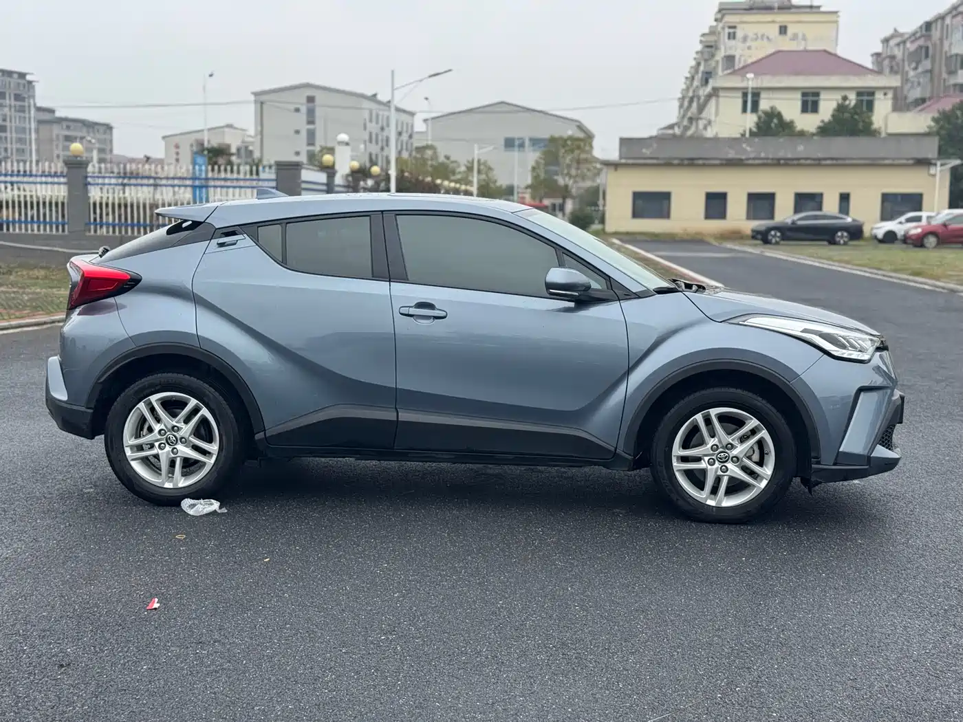 Toyota C-HR 2021 2.0L Comfort Edition фото 4