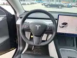 Photo 11 - Tesla Model Y