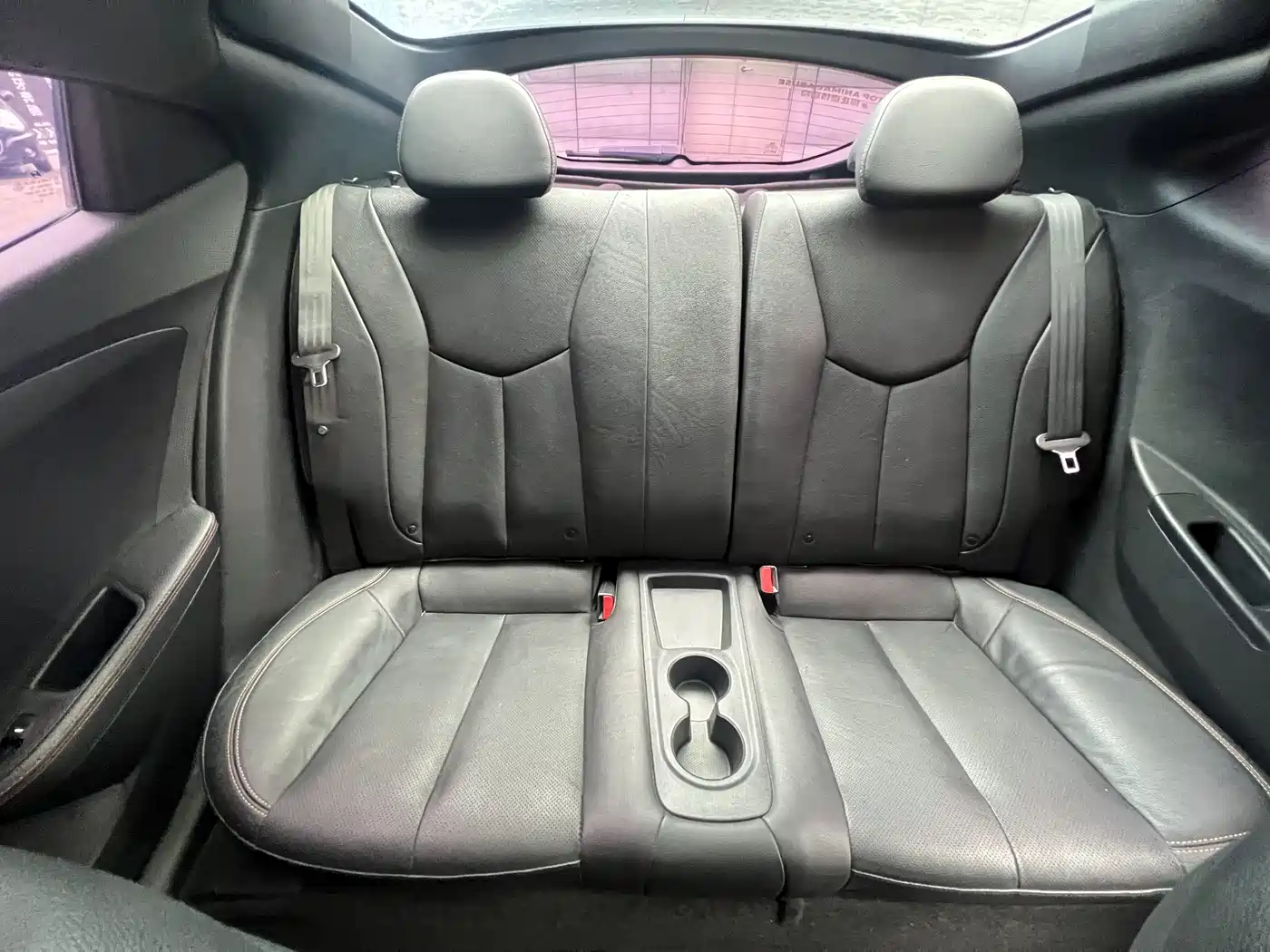 Hyundai Veloster 2015 1.6T Automatic Luxury Edition фото 11