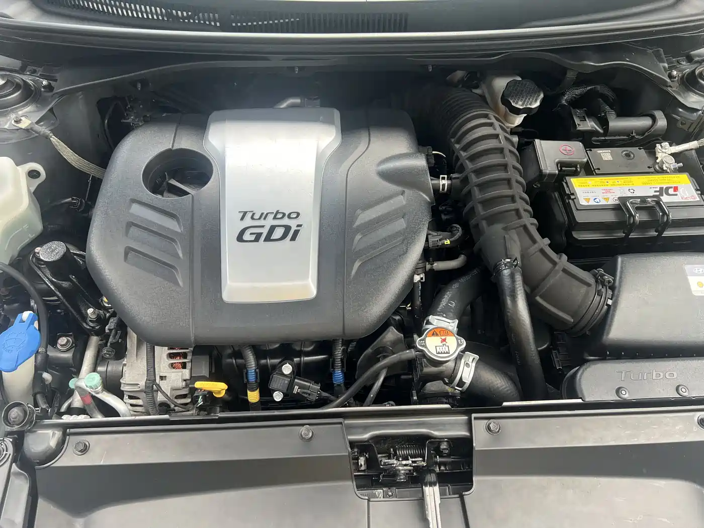 Hyundai Veloster 2015 1.6T Automatic Luxury Edition фото 20