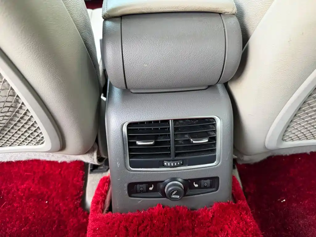 Фото 9 - Audi A6L