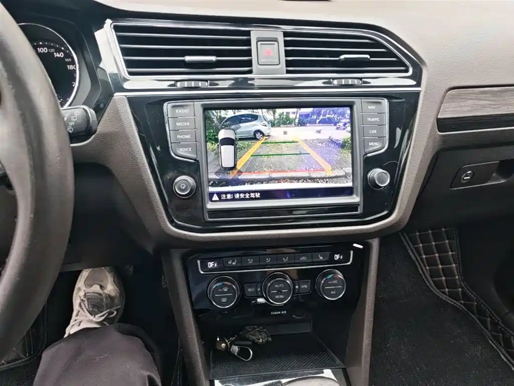Volkswagen Tiguan L 2017 330TSI Automatic 2WD Flagship Edition фото 13