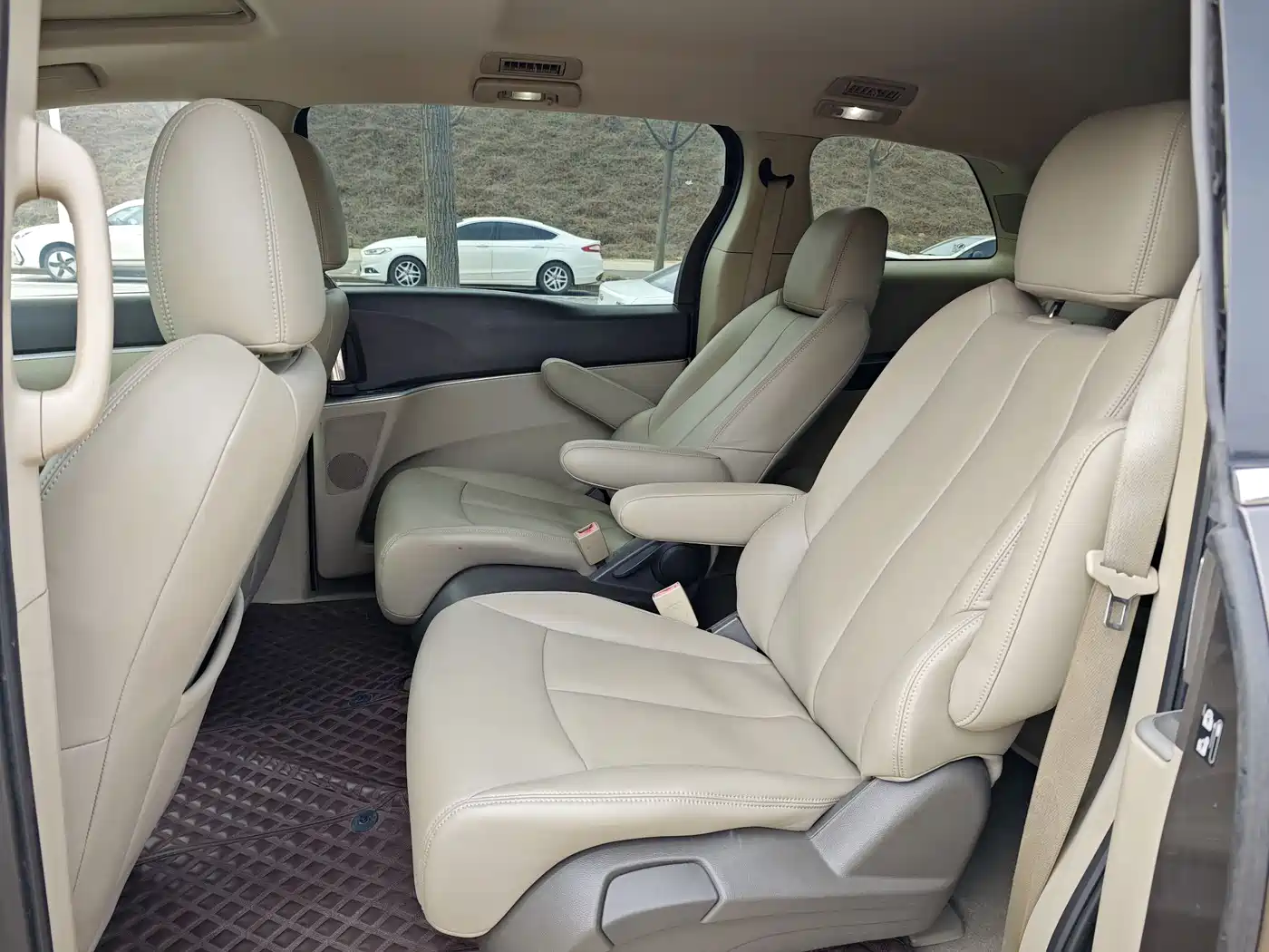 Buick GL8 2013 2.4L CT Luxury Business Comfort Edition фото 12
